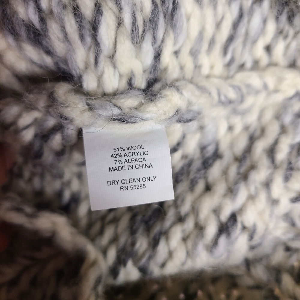 Express Hand Knit Sweater Size S - Picture 6 of 6